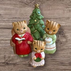 Vintage Homco Christmas Cat Figurines with Christmas Tree